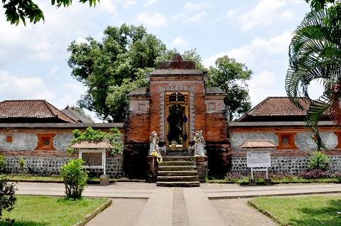 Half Day Lombok Tour Mataram City