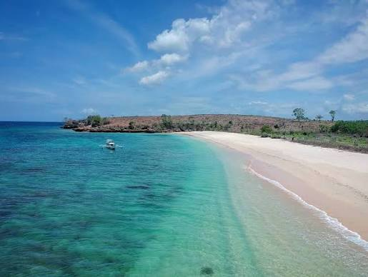 One Day Lombok Tour Snorkelling Pink Beach